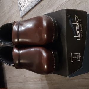NEW ***Dansko shoes